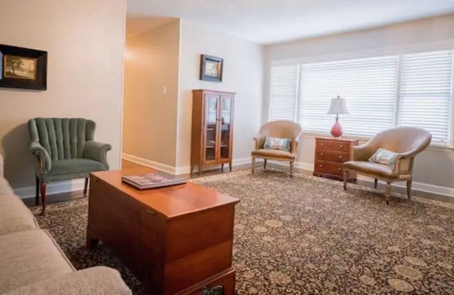 Paris House | A cheerful, 4 bed - ample room to gather and play!