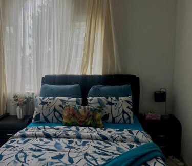 Greater Johannesburg Metropolitan Area Apartment | A Cheerful Furnished Bedroom Retreat