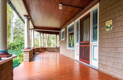 Eagles Mere Cottage | A classic "Fitch" Cottage just a short stroll from the town in Eagles Mere