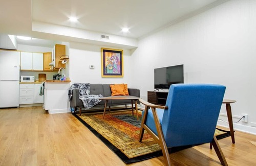 Dupont Circle Apartment | A Classy Corner of DC/Minutes walk to Dupont Circle