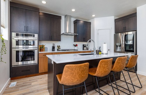 Park City House | A clean, modern home- quick drive to ski resorts!