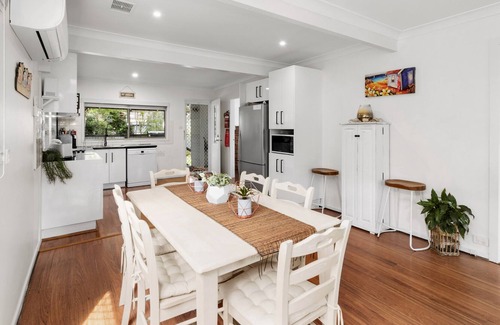 Batehaven House | A comfy place and only 600 metres to the beach. Dog friendly