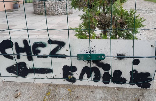 Droisy Condo | A cosy little nest