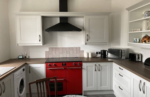 Brampton House | A cosy retreat, ideal for walks and quiet relaxation. Pet friendly!
