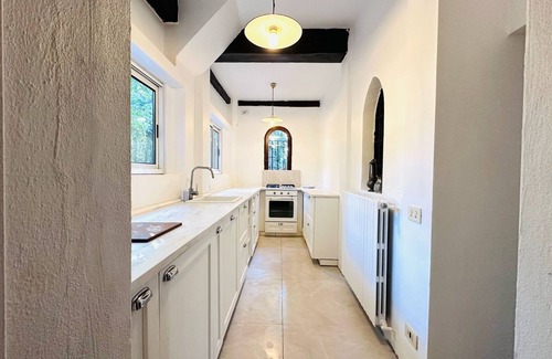 Albignasego Villa | A Cosy Villa in a lush Park just 5’ from Central Padua. Free Car Park