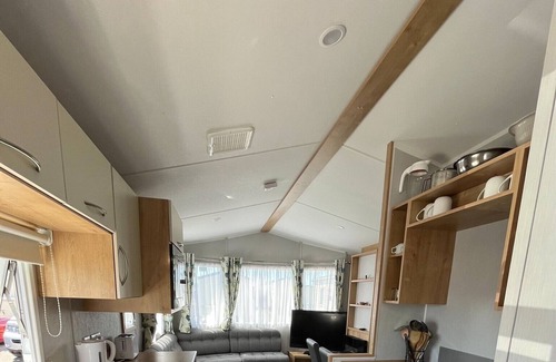 Selsey House | A cosy well presented caravan in a quiet area of the resort