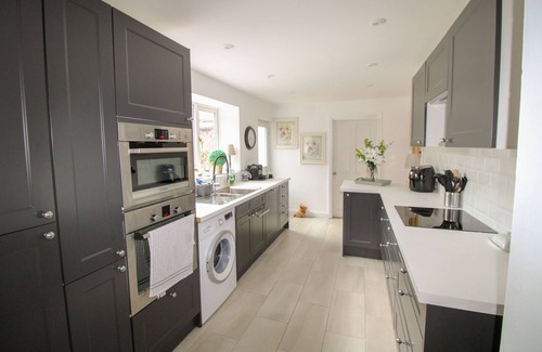 Carlisle Cottage | A cottage that sleeps 8 guests in 4 bedrooms