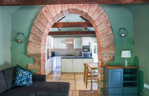 Carlisle Cottage | A cottage that sleeps 2 guests in 1 bedroom