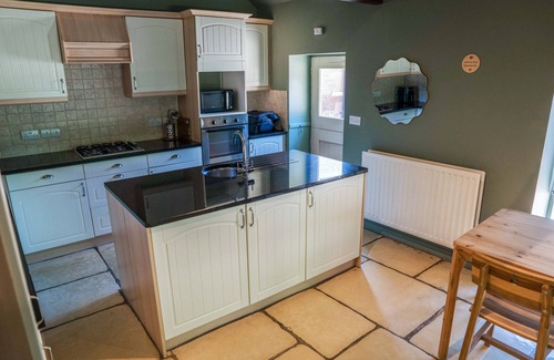 Carlisle Cottage | A cottage that sleeps 2 guests in 1 bedroom