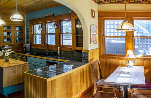 Ashland Apartment | A Cowslip's Belle Inn