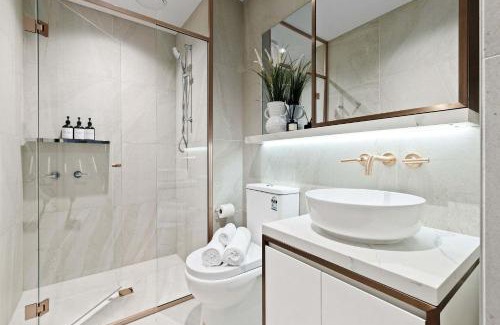 South Yarra Apartment | A Cozy 2BR Apt Right on Buzzing Chapel Street