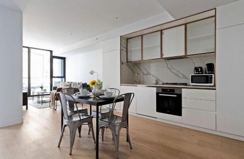 South Yarra Apartment | A Cozy 2BR Apt Right on Buzzing Chapel Street