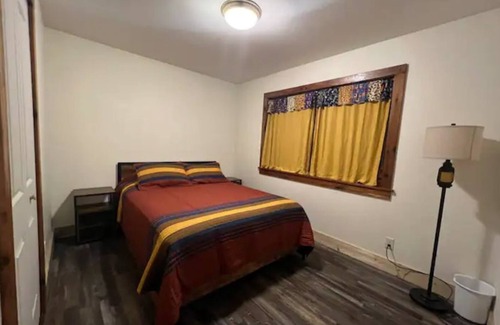 McKenzie Bridge Cabin | A cozy, comfortable cabin next to Mckenzie River