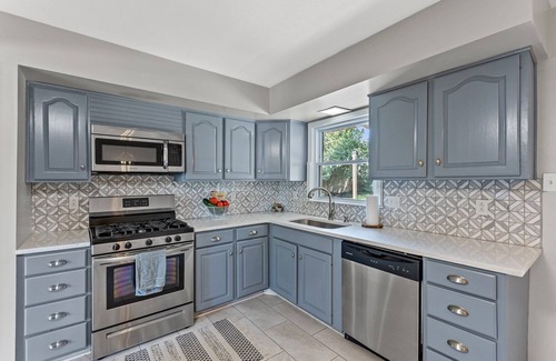 Lexington House | A Cozy Lexington Retreat! – Walk to Fritz Farm & Close Keeneland and LEX Airport