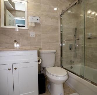 Rochdale Apartment | A cozy serene 3 BDR, 2 full baths near JFK & LaGuardia Airport