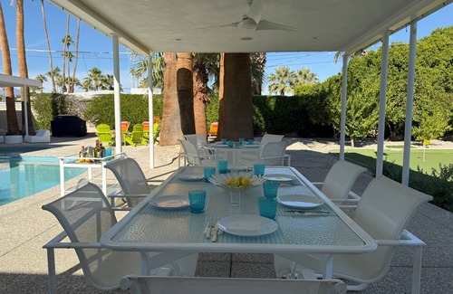 Palm Springs House | A Desert Retreat Awaits You.