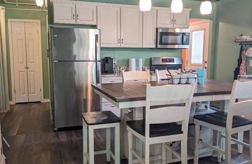 Bay City House | A family friendly retreat close to fishing and the beach!