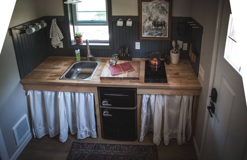 Victor Cabin | A Family Glamping Adventure Awaits