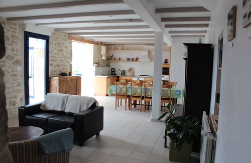 Plouhinec House | A fisherman's house for 2 to 10 people, facing the sea on the coast of Plouhinec
