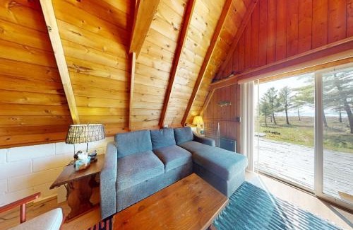 Williamsburg House | A-Frame on East Bay