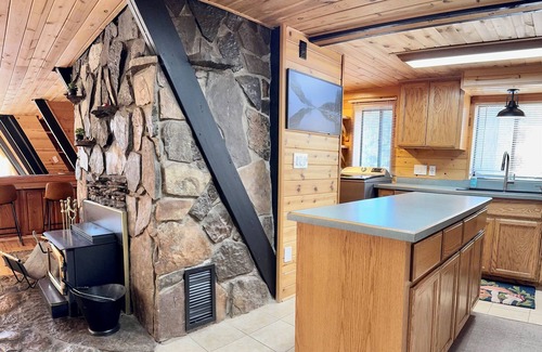 Whispering Pines Cabin | A-Frame On The Rocks. Hot Tub. Payson. Waterwheel.