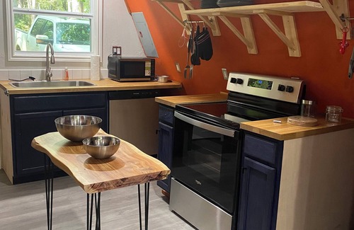 Woden Cabin | A-Frame retreat: 1 mile from Sam Rayburn Reservour