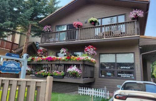 Banff Bed & Breakfast | A Good Nite's Rest Bed and Breakfast