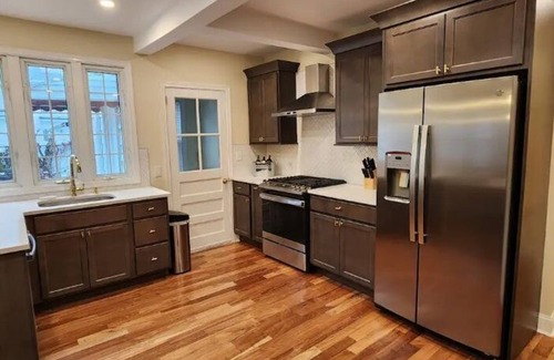 Weequahic House | A Historic Retreat Awaits You - Entire Home near to EWR