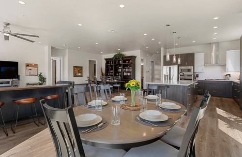 Washington House | A Hole in One: 2 Private Pools Overlooking Golf Course