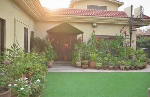 Islamabad House | A home away from home with plenty of rooms available. Contact: +923214567755