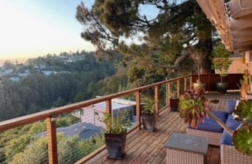 Shepherd Canyon House | A house in the clouds with a million dollar view!