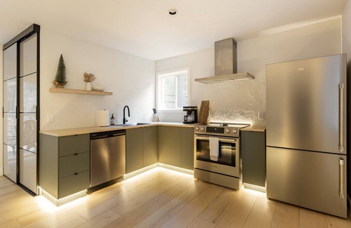 Mount Hood Village Cabin | A+ House w/Hot Tub & Sauna in the Mt.Hood Forest