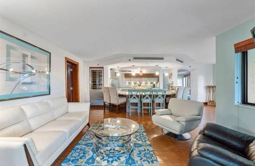 Jupiter Condo | A Jupiter gem 2-bedroom 2-bathroom perfect for cooking enthusiasts!