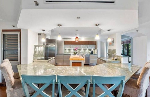 Jupiter Condo | A Jupiter gem 2-bedroom 2-bathroom perfect for cooking enthusiasts!