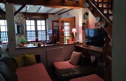 Marquise House | A la bonne franquette Family home rated 3-star furnished accommodation.