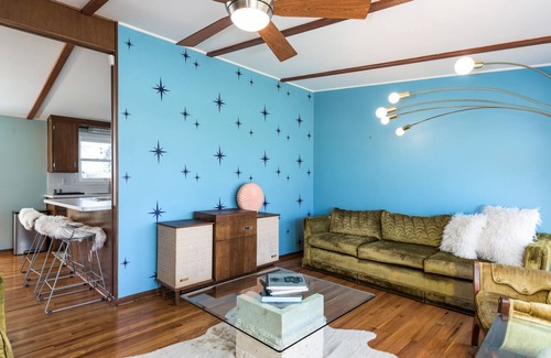 South Westminster House | Á La Mod | Single Family House Close to Denver & Boulder | Hot Tub | Sleeps 8