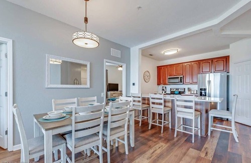 Florida Central Atlantic Coast Apartment | A Lake View Top Floor Condo! Sparkling & Modern