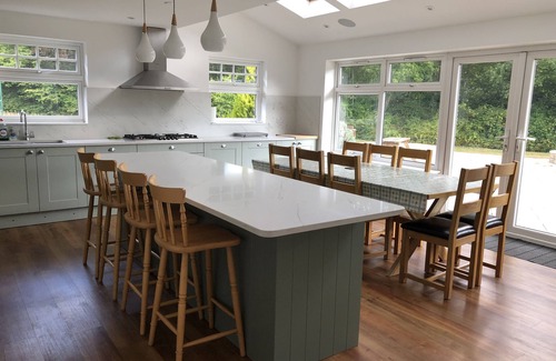 New Forest District House | A large house in grounds, in the New Forest National Park and close to the sea