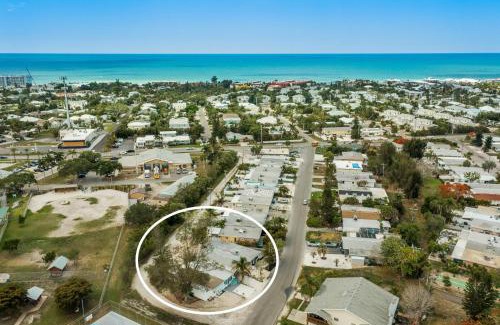 Holmes Beach House | A Lil' Nauti