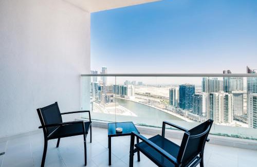 Downtown Dubai Apartment | A Living-Modern Studio Apartment with Balcony & Canal view at Prive 2507B ,Business Bay