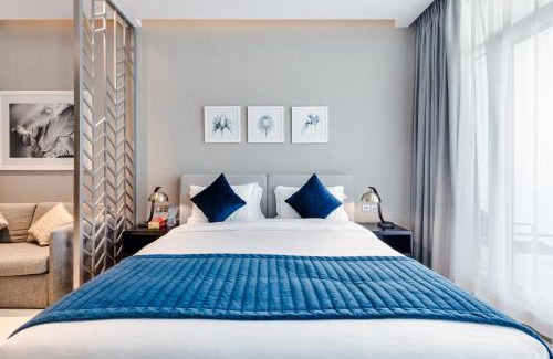 Downtown Dubai Apartment | A Living-Modern Studio Apartment with Balcony & Canal view at Prive 2507B ,Business Bay