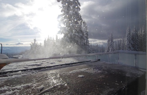 Silver Star Mountain Ski Chalet | A Loft Above, Ski in/out, 3 Lofts, Private Hot Tub