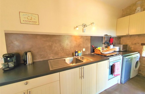 Razac-d'Eymet Cottage | A lovely 2 bed cottage with open plan living , 2 terraces and shared pool