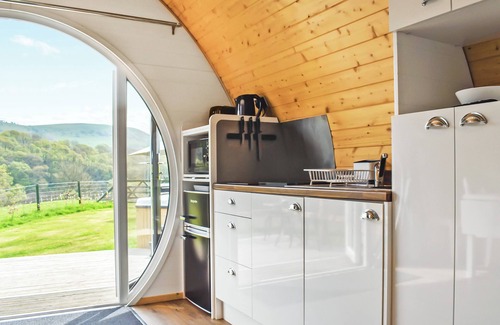 Llandrindod Wells Cottage | A lovely glamping pod, with a private hot tub, overlooking the rolling hills.
