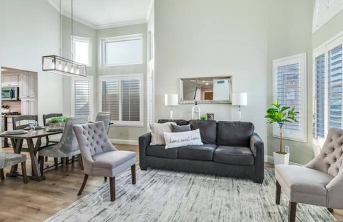 Patton House | A Lovely Home with a piece of PARADISE!