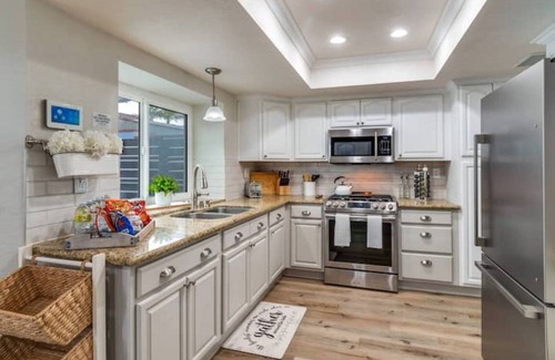 Patton House | A Lovely Home with a piece of PARADISE!