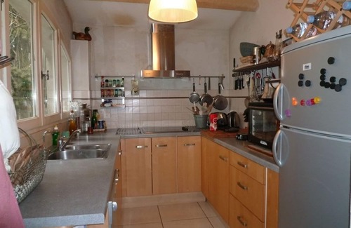 Eygalieres House | A lush garden near one of Provence's most beautiful villages