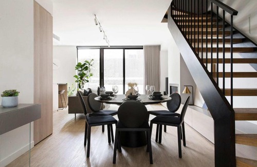 South Yarra House | A Lux 3BR Townhouse in South Yarra FREE Parking