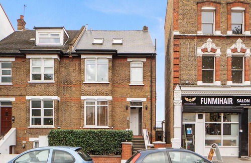 West Hampstead Apartment | A luxurious space, in a quiet, yet central location!