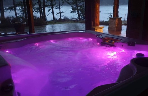 Heriot Bay House | A luxury craftsman haven in the heart of nature